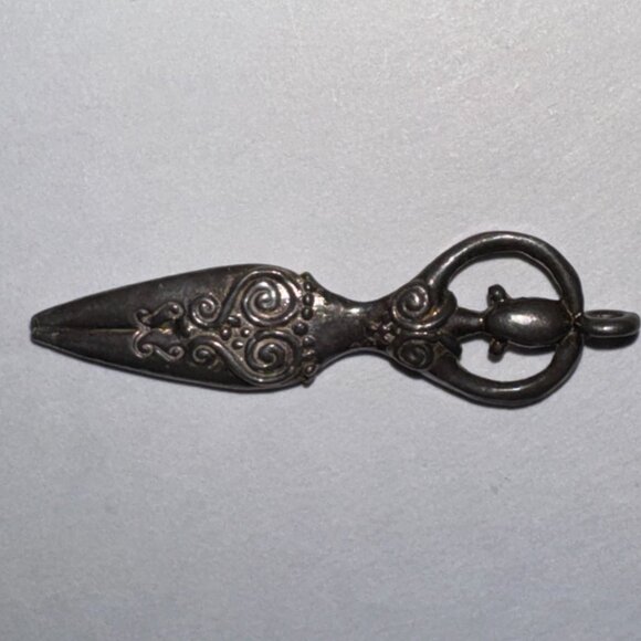 Silver Ornate Celtic Goddess Pendant - Picture 4 of 16